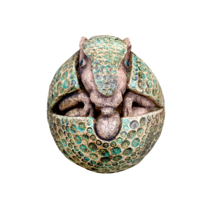Pásovec, keramika, přibližně 30 cm